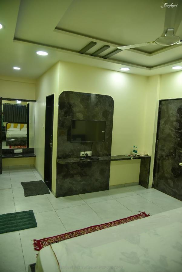 Pawan Executive Tuljapur Εξωτερικό φωτογραφία