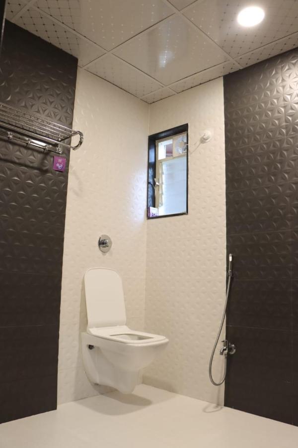 Pawan Executive Tuljapur Εξωτερικό φωτογραφία
