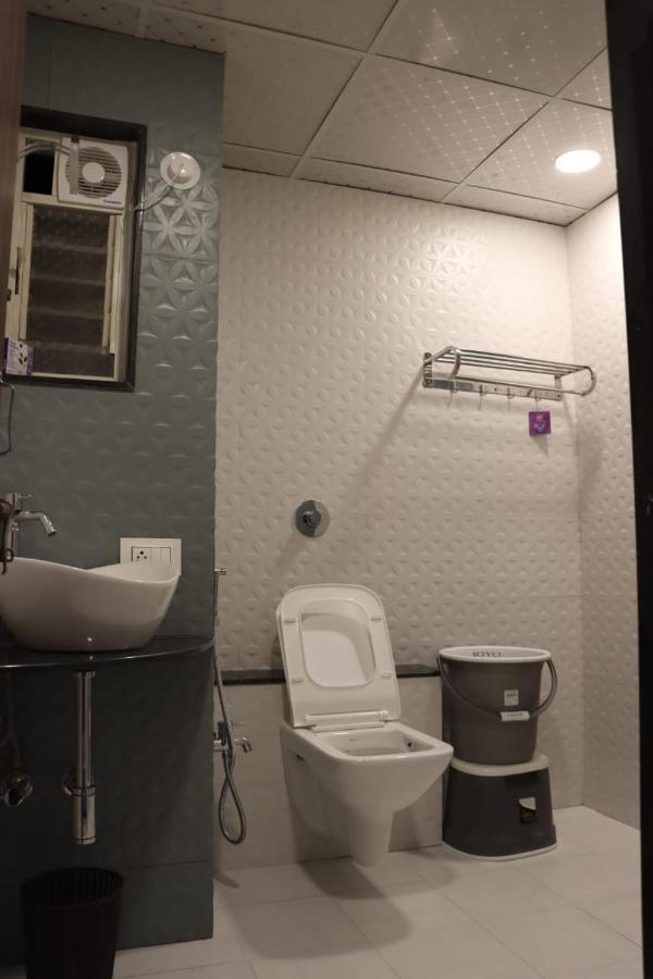 Pawan Executive Tuljapur Εξωτερικό φωτογραφία