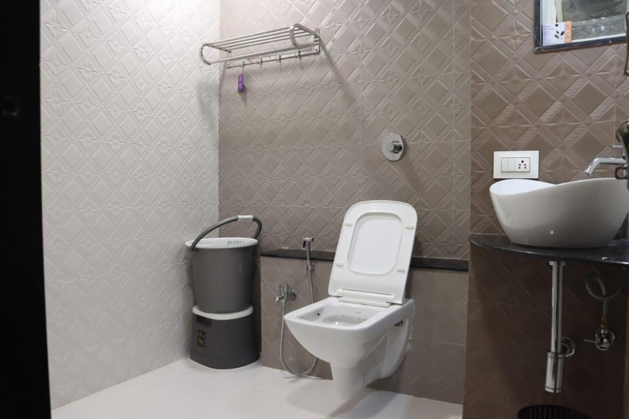 Pawan Executive Tuljapur Εξωτερικό φωτογραφία