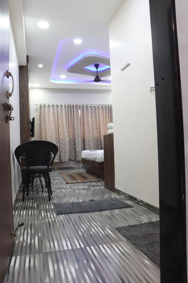 Pawan Executive Tuljapur Εξωτερικό φωτογραφία