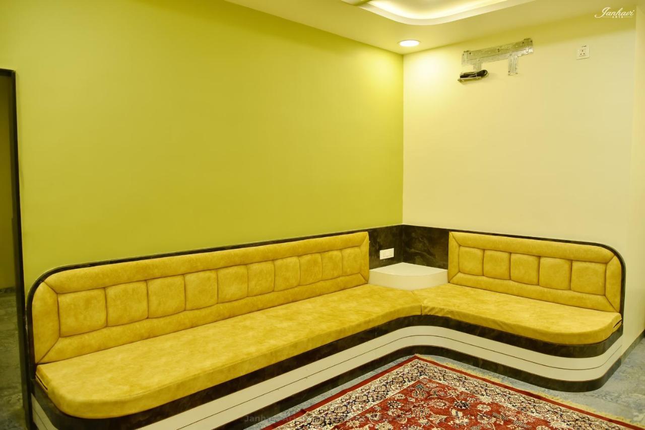 Pawan Executive Tuljapur Εξωτερικό φωτογραφία