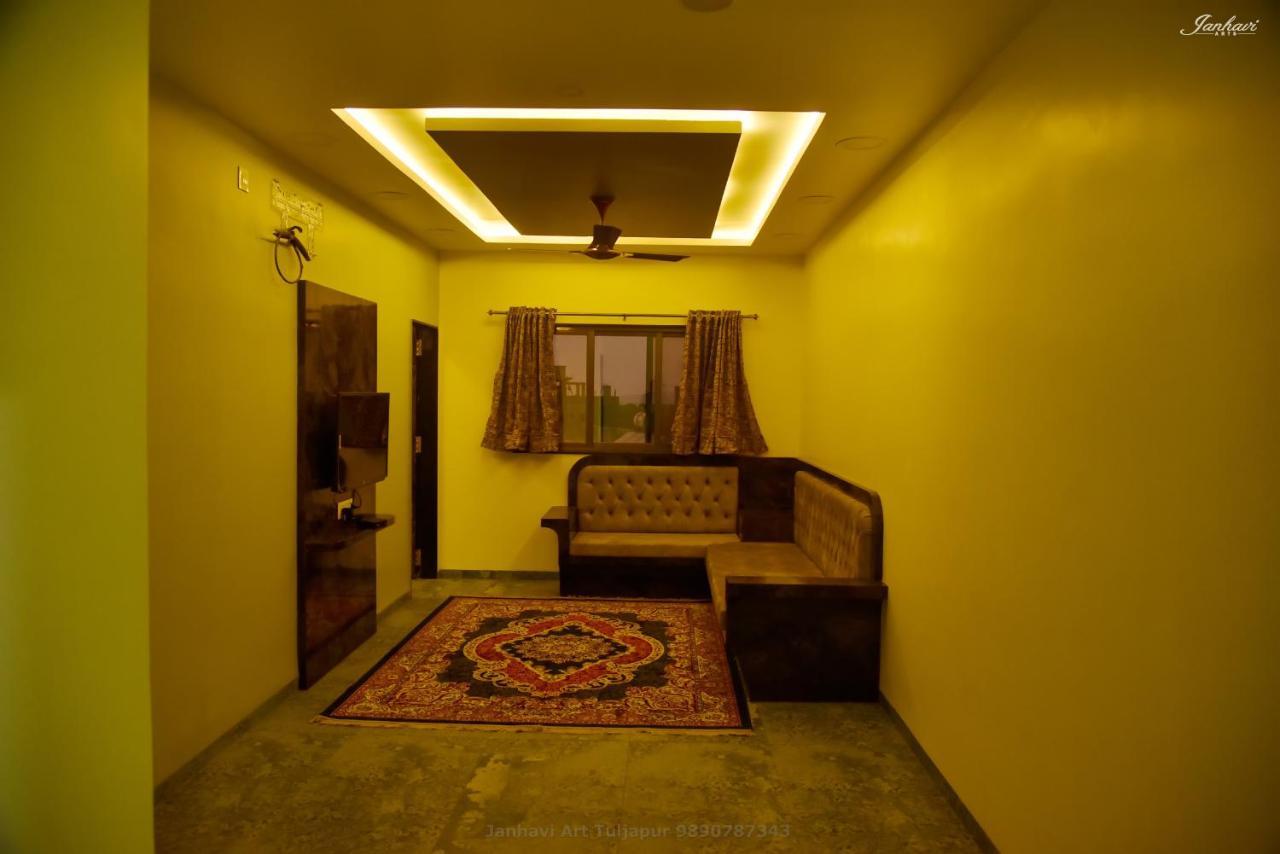 Pawan Executive Tuljapur Εξωτερικό φωτογραφία