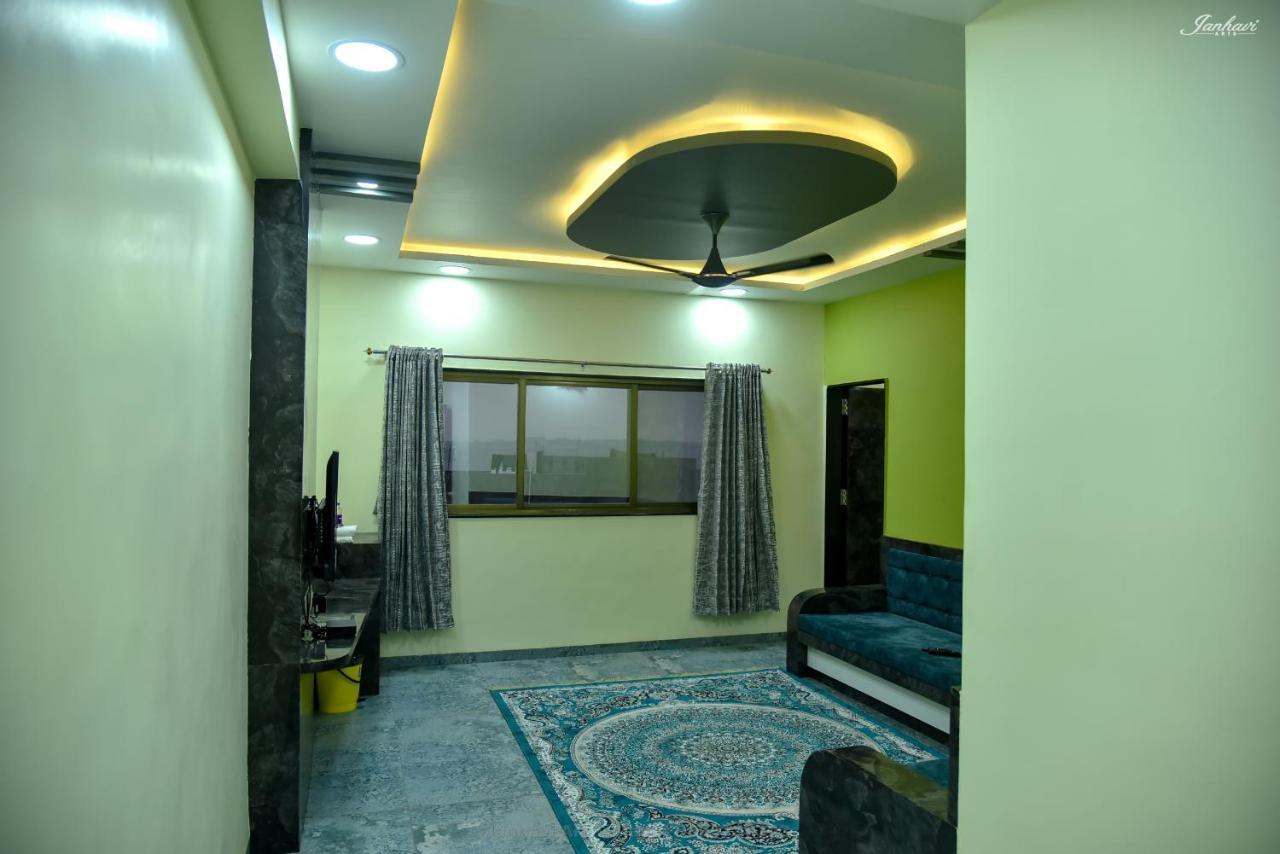 Pawan Executive Tuljapur Εξωτερικό φωτογραφία